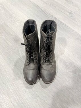 Women's RUE 21 etc Boots!